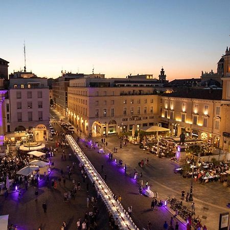 Stazione A 200M - Ampio Appartamento Con Parcheggio Notturno Gratis Parma Eksteriør billede