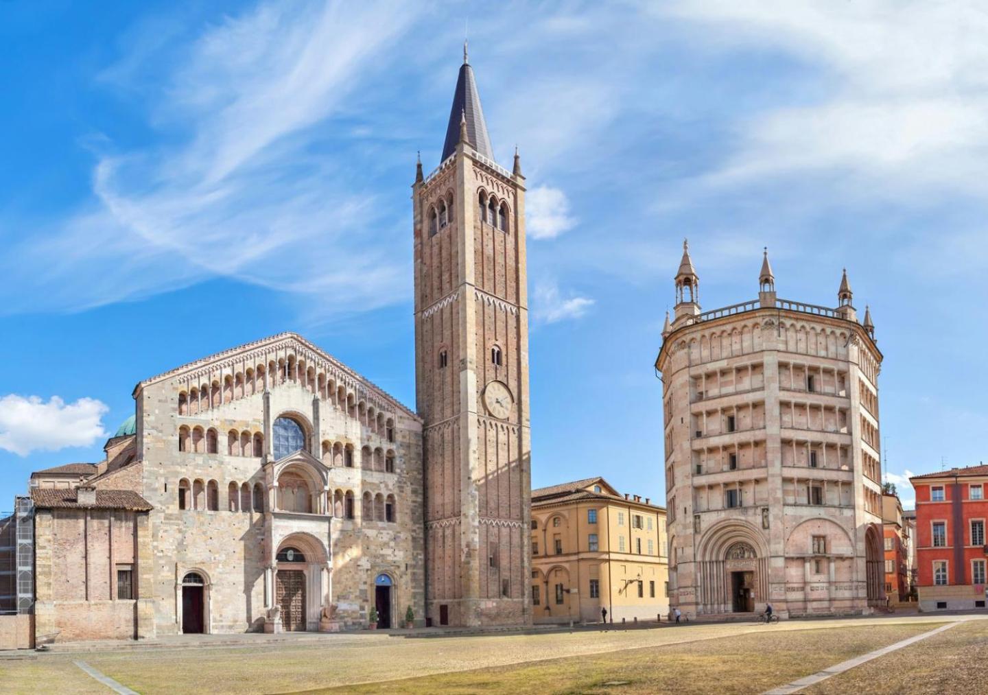 Stazione A 200M - Ampio Appartamento Con Parcheggio Notturno Gratis Parma Eksteriør billede
